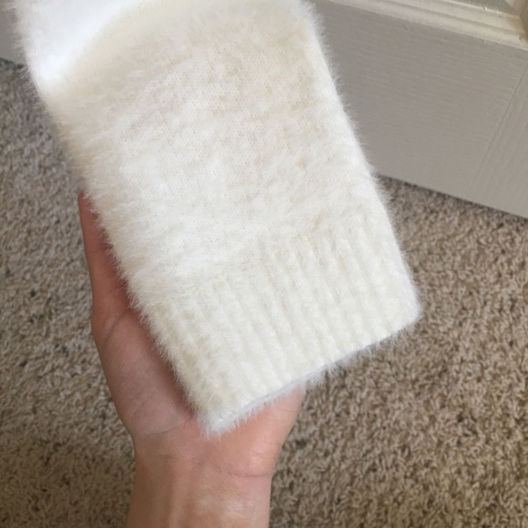 WHITE CROP V NECK SWEATER - Picture 3 of 3